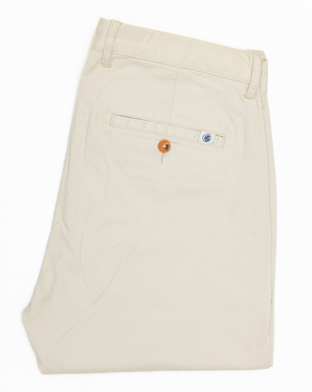 The men's beige Thomasville Pant in a tailored fit on a white background.